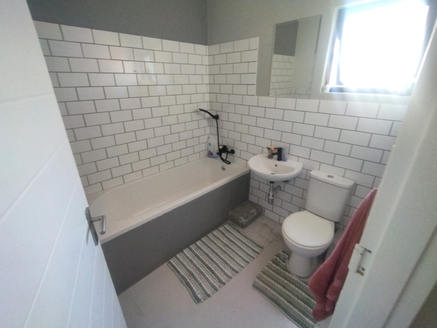 2 Bedroom Property for Sale in The Connifers Western Cape